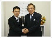 穂積さんが高山税理士事務所に来社